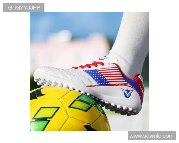 足球鞋与球星风采的完美结合探秘各大球员专属鞋款与球场表现
